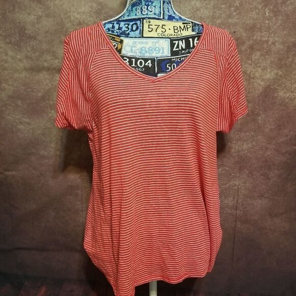 Umgee red/white striped V-neck tee - Picture 1 of 5